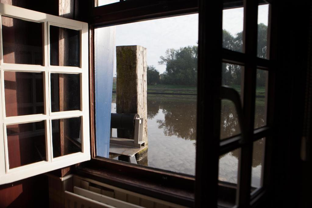 Boat Hotel De Barge Brugge Eksteriør bilde