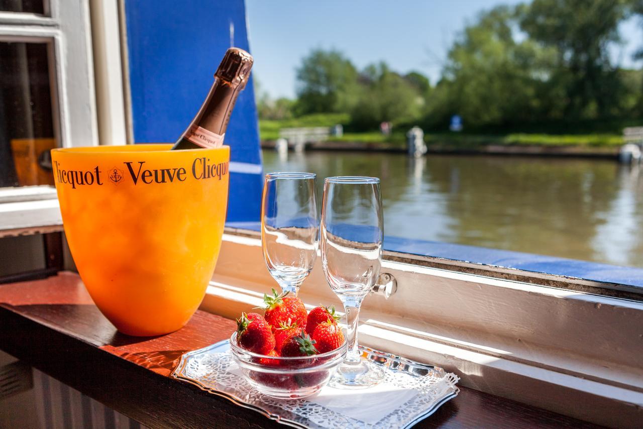 Boat Hotel De Barge Brugge Eksteriør bilde